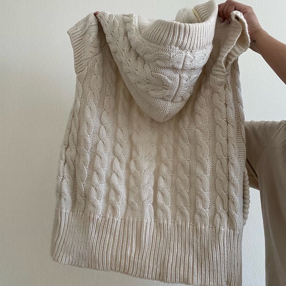 Knitted fall vest - Picture 2 of 3